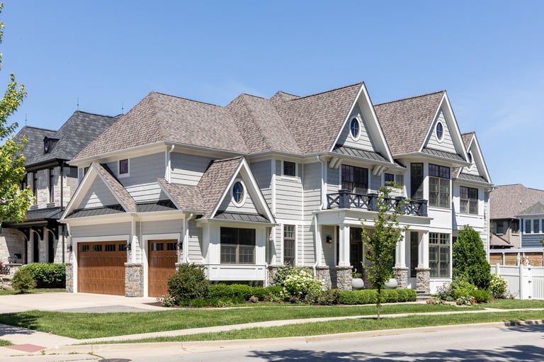 Modern outdoor living deck